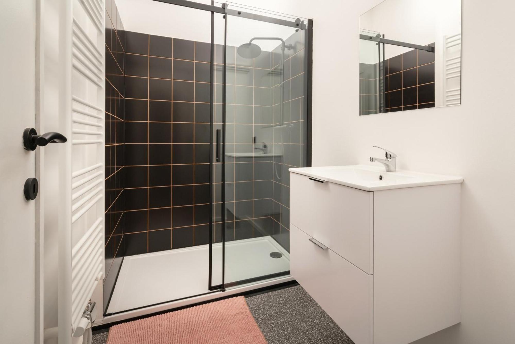Charming And Spacious Apartments In The Heart Of Antwerp Antuérpia Exterior foto