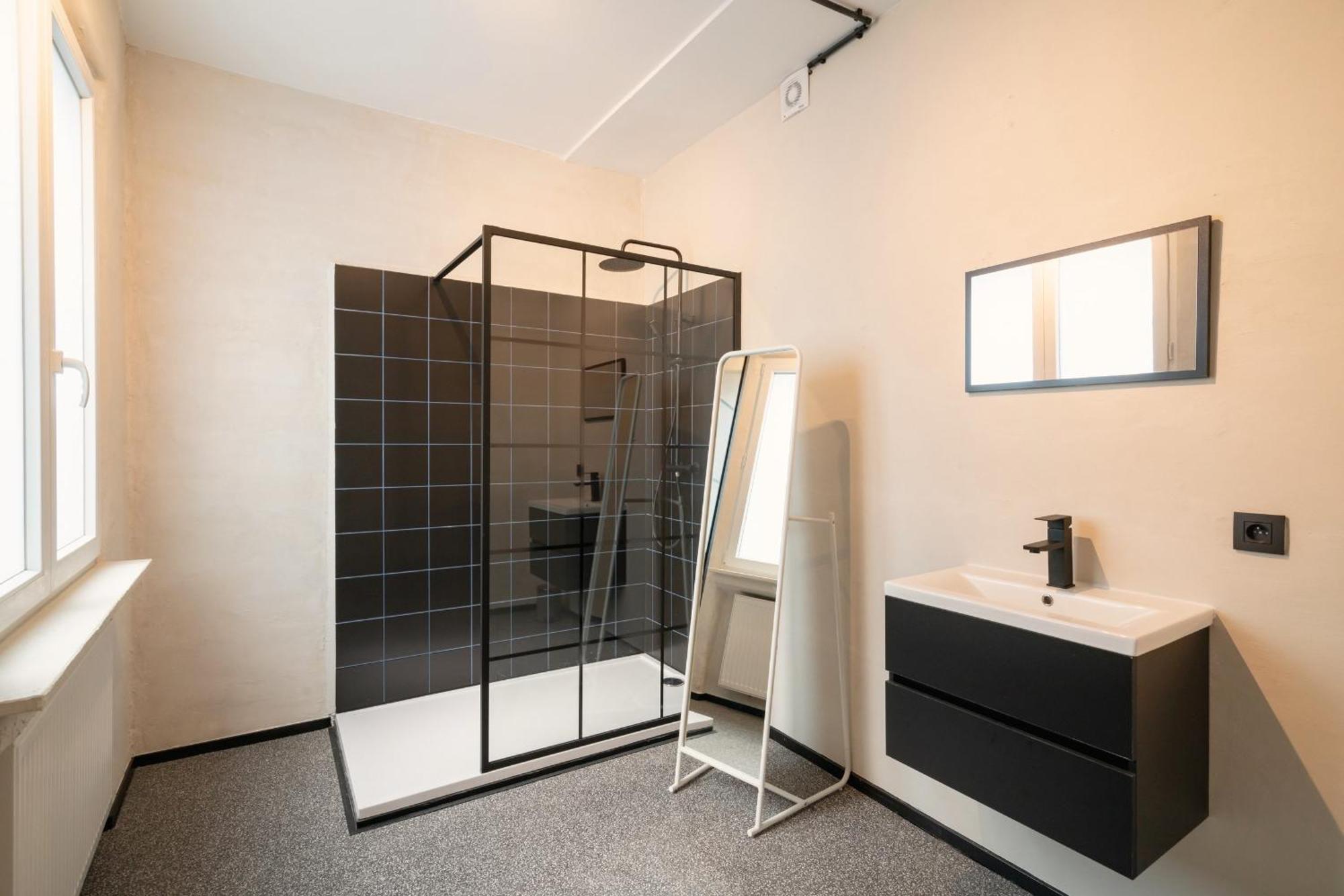 Charming And Spacious Apartments In The Heart Of Antwerp Antuérpia Exterior foto