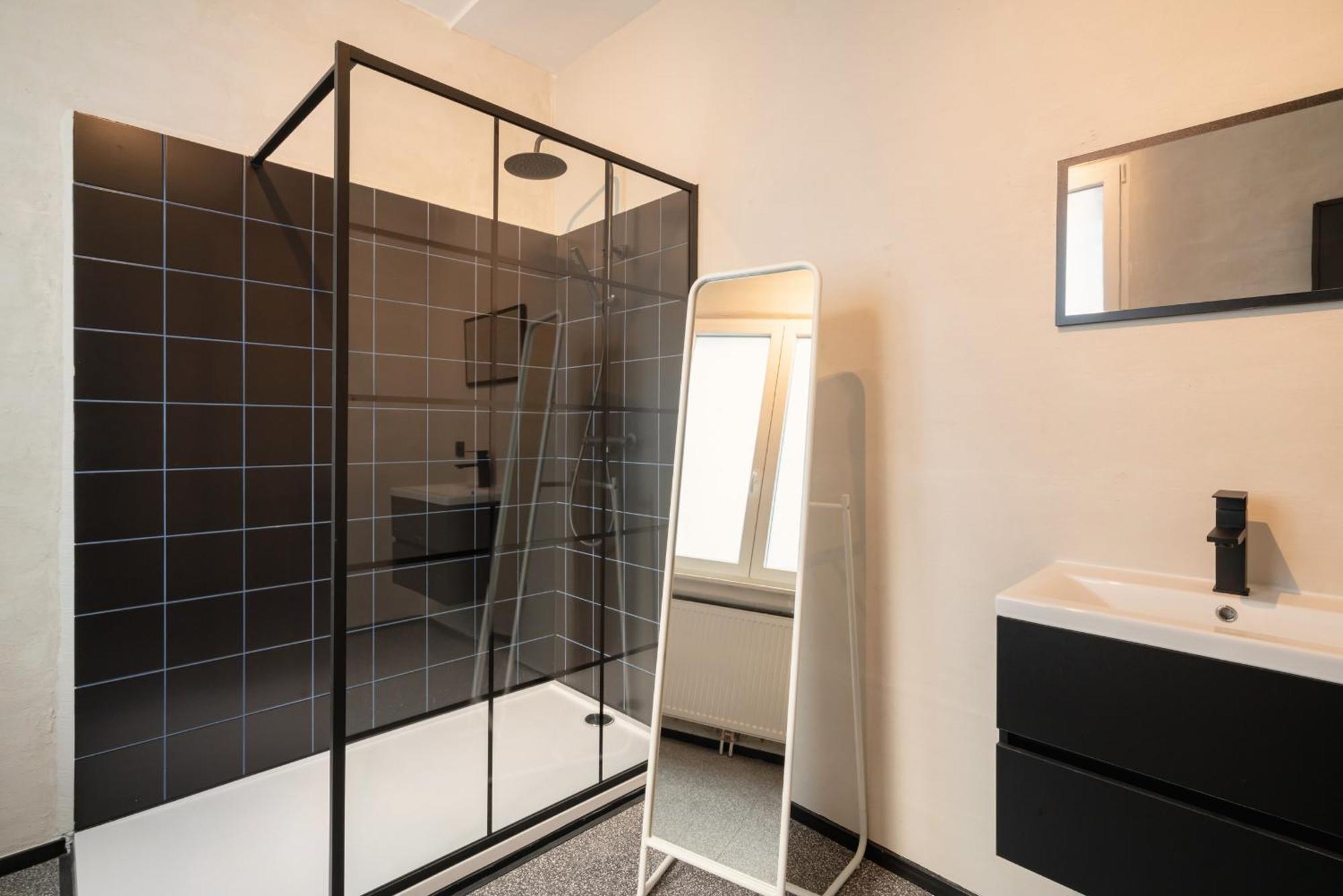 Charming And Spacious Apartments In The Heart Of Antwerp Antuérpia Exterior foto